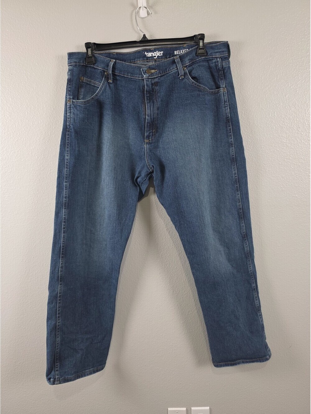 Mens Wrangler Relaxed Fit Blue Denim Jeans  Lightly Used